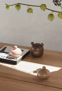 OYOY Living Design Bonbonnière Rouge En Grès Ø9xH10,5 Cm -Maisons Du Monde Boutique bonbonniere rouge en gres oe9xh10 5 cm 3