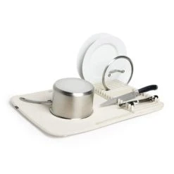 Umbra Égouttoir à Vaisselle Pliable Beige Udry - 61X45.7cm -Maisons Du Monde Boutique egouttoir a vaisselle pliable beige udry 61x45 7cm 2