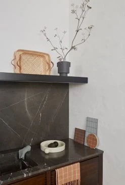 OYOY Living Design Panier Marron En Bambou H6x42x28cm -Maisons Du Monde Boutique panier marron en bambou h6x42x28cm 3